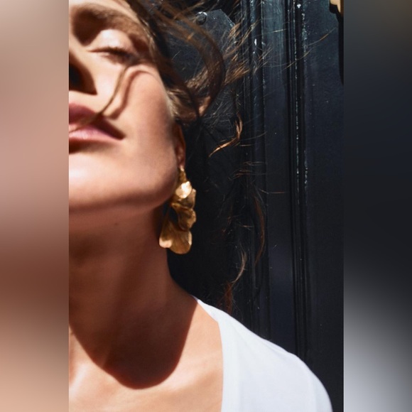 Zara earrings in gold - Picture 5 of 5